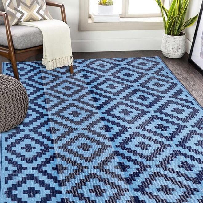 Outdoor and Indoor Waterproof Camping Carpet Mat with Polypropylene Material Plastic Straw Rug Pad Washable Feature Indoor Rug