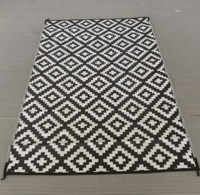 Waterproof Camping Carpet Mat with Polypropylene Material Plastic Straw Rug Pad Washable Feature Indoor Rug