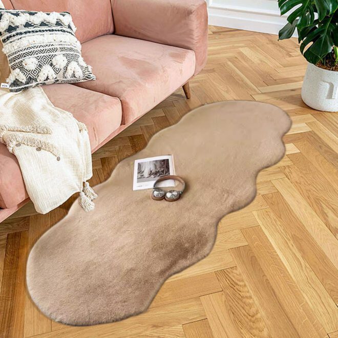 Minimalist Solid-Color Area Rug Unique-Shaped for Home Use for Bedside and Bedroom